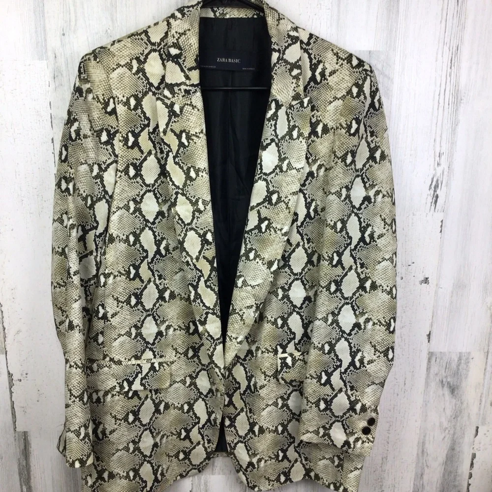 **Zara Basic Snakeskin Print Repitile Blazer Open Front Shoulder Pads M.
I - Picture 1 of 8
